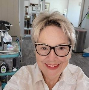 Meet your Posher, Deborah